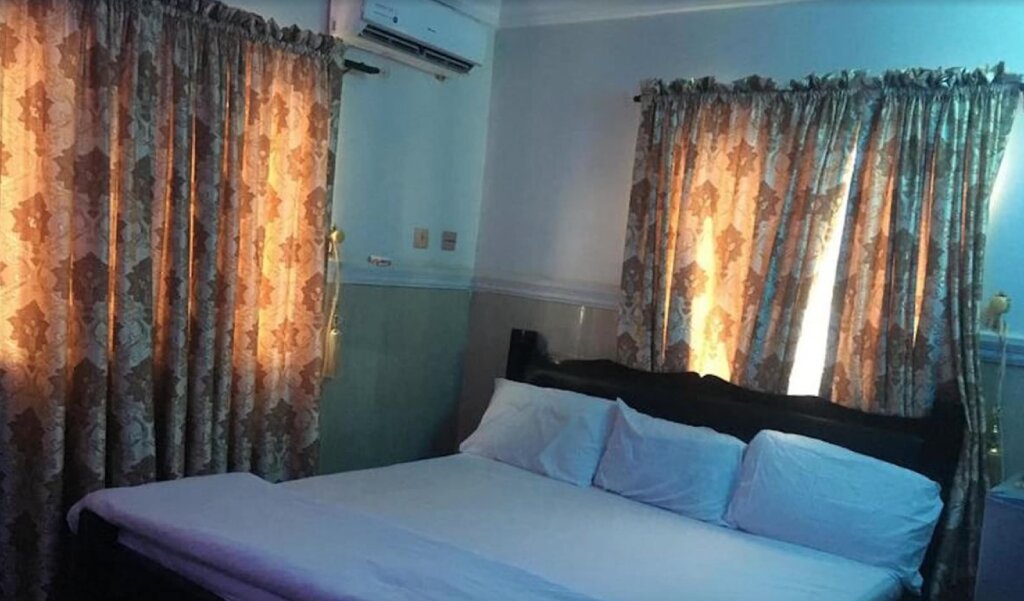 Фото Royal Castle Hotel