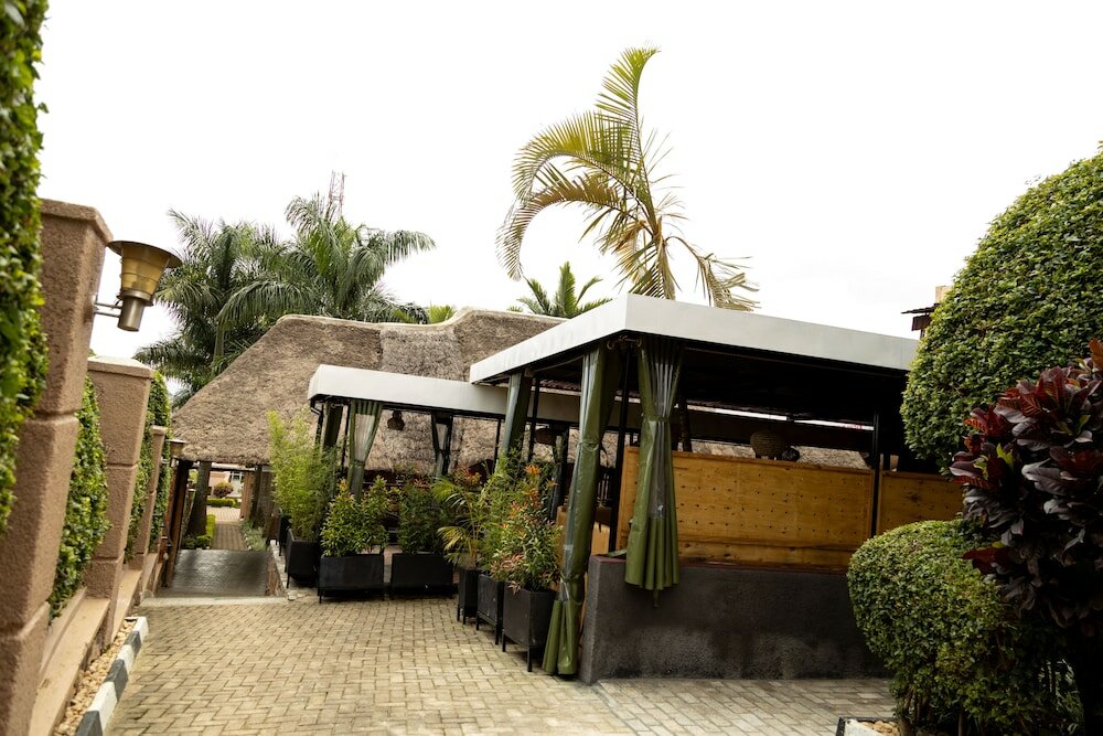 Фото The Country Inn Hotel