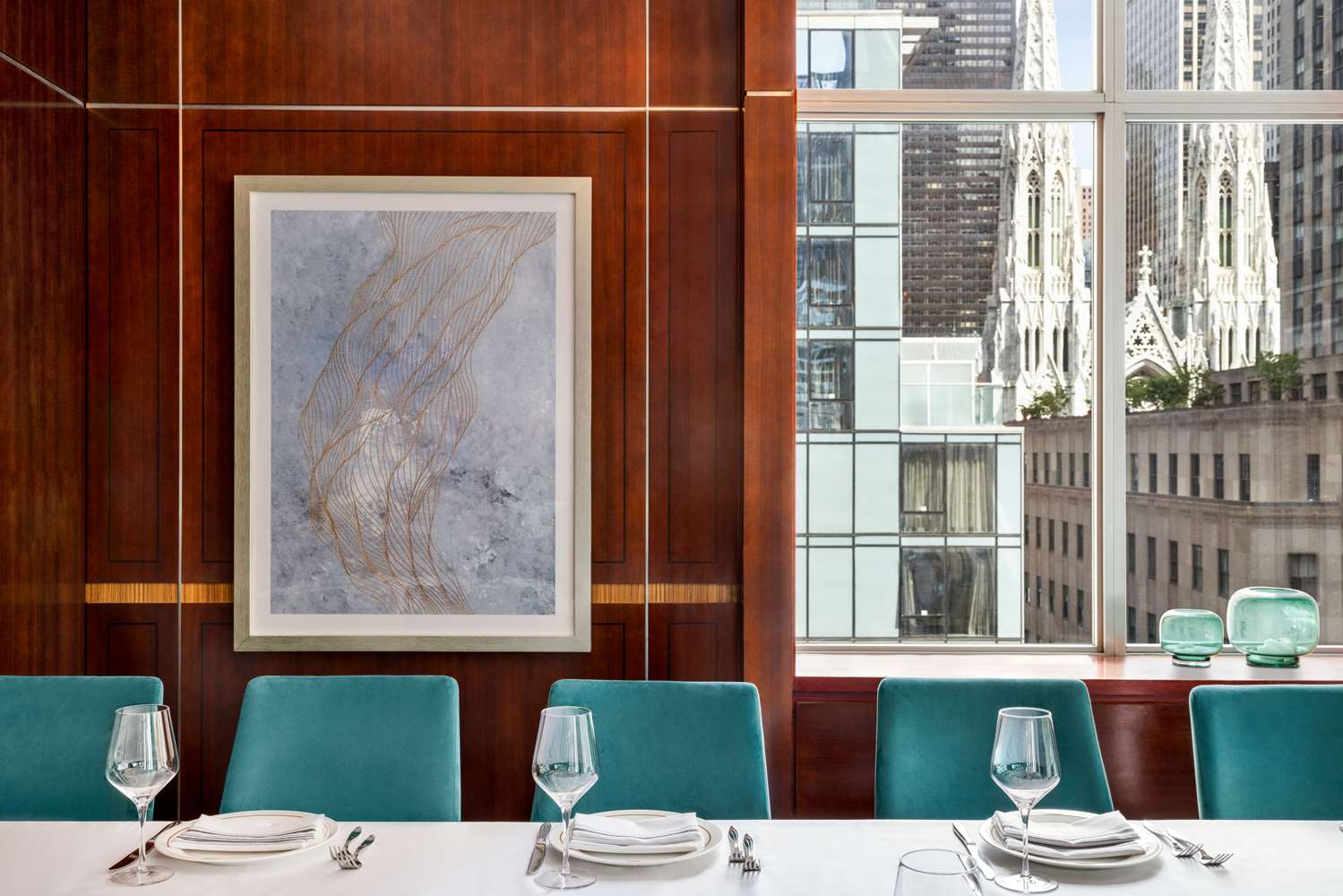 Фото DoubleTree by Hilton New York Midtown Fifth Ave