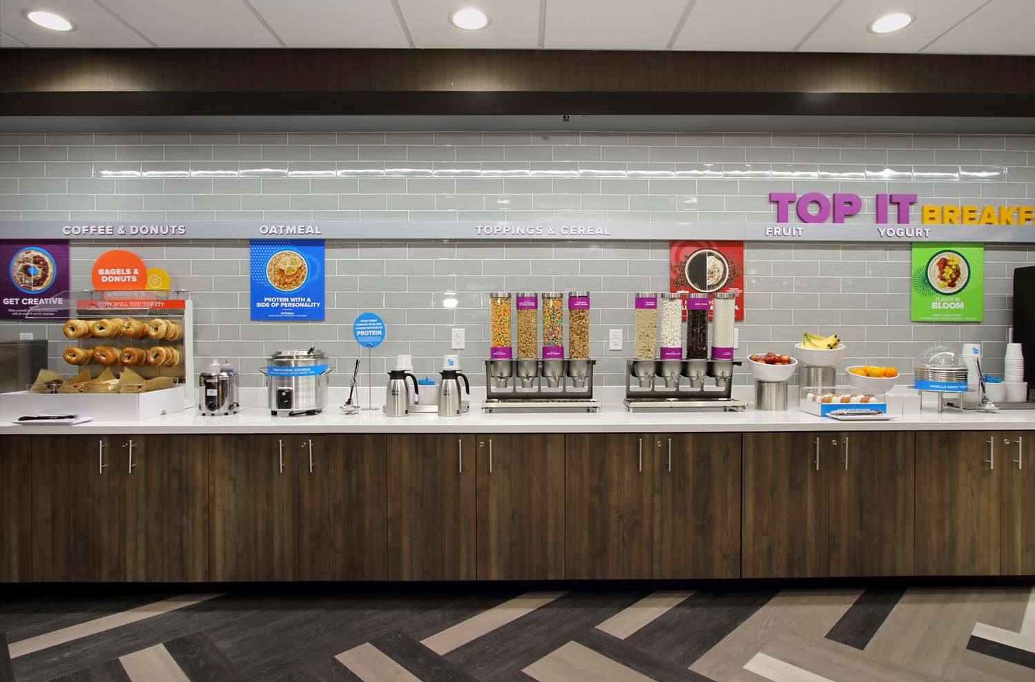 Фото Tru by Hilton Meridian