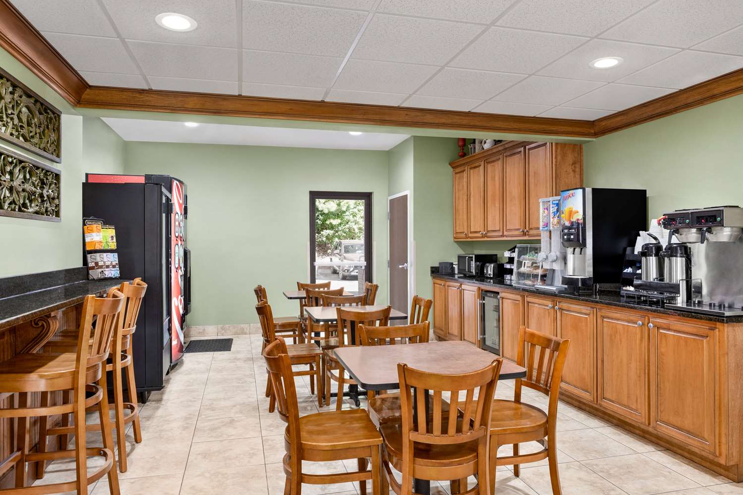 Фото Microtel Inn & Suites by Wyndham Woodstock/Atlanta North