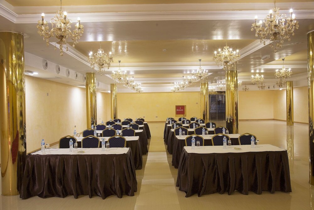 Фото Bon Hotel Elvis