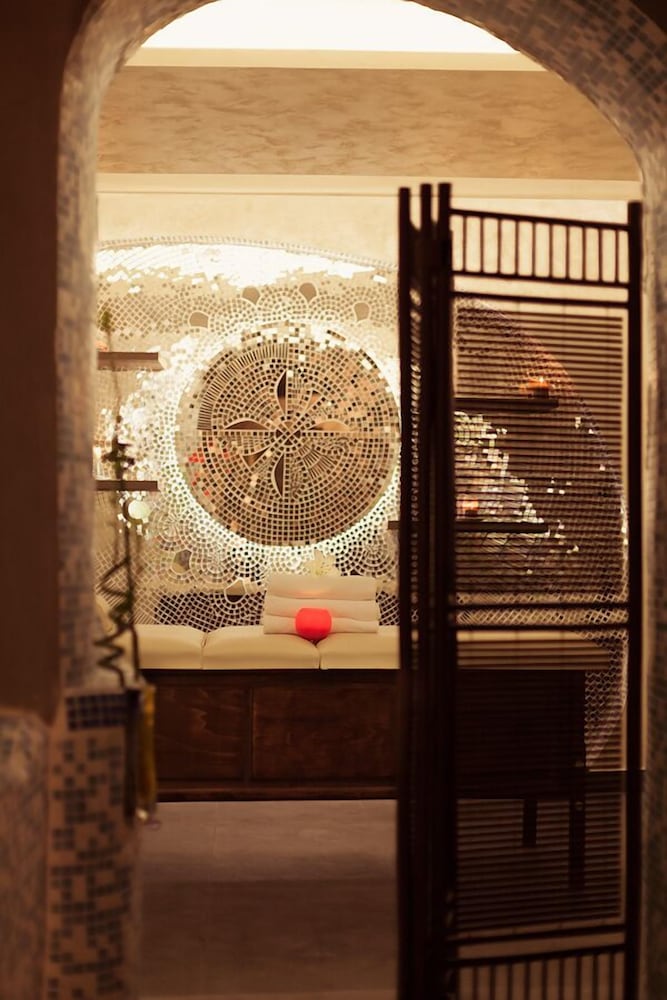 Фото Hotel Paradis Cluj Napoca