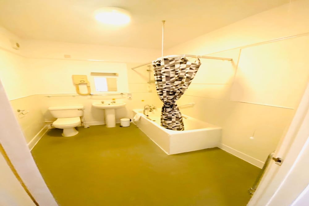 Фото Oyo Bourne Park Hotel