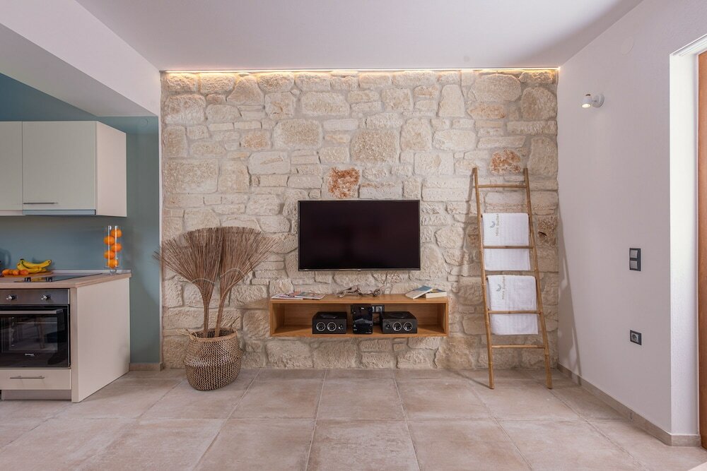 Фото Mint Retreat Suites