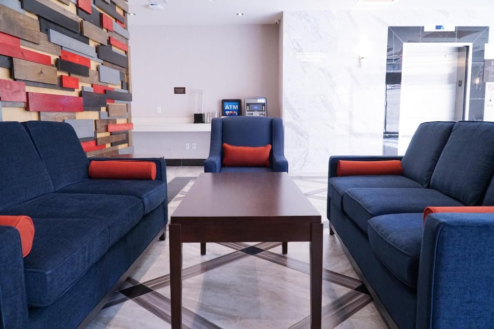 Фото Lotus Blu Inn & Suites