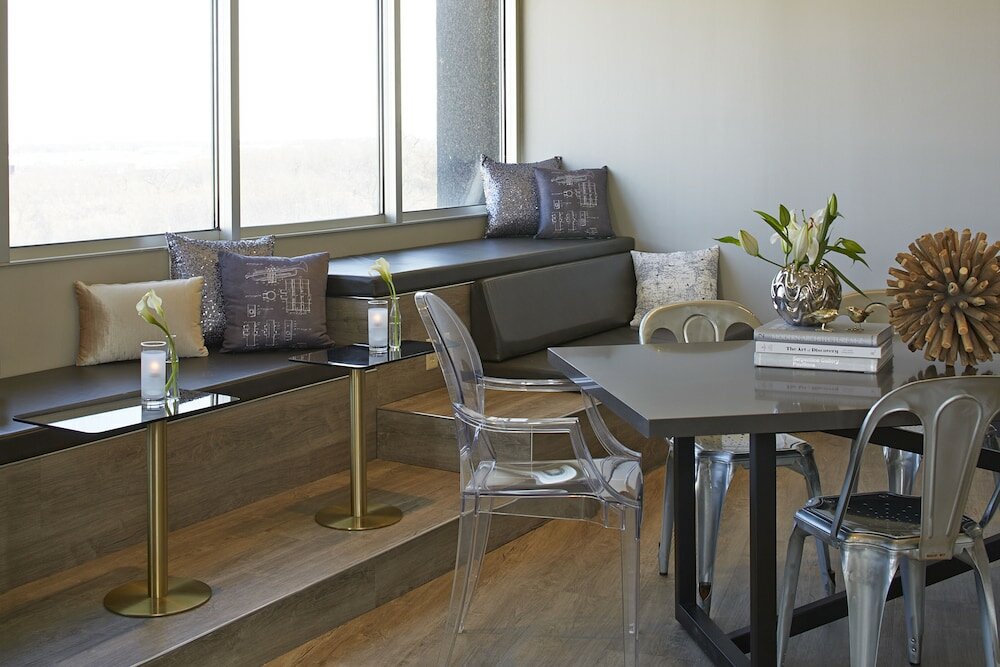 Фото Renaissance St. Louis Airport Hotel