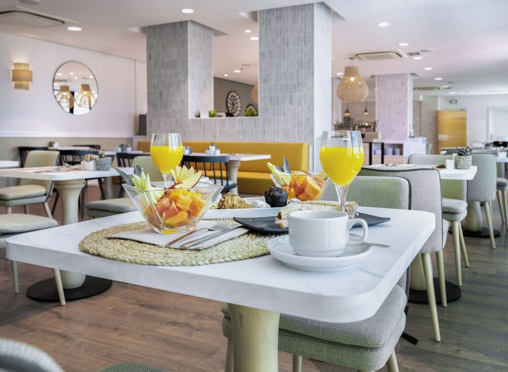 Фото Malaga Alameda Centro Affiliated by Meliá