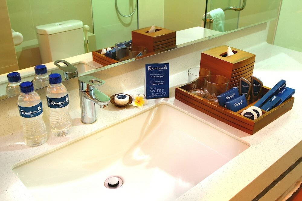 Фото Rhadana Hotel