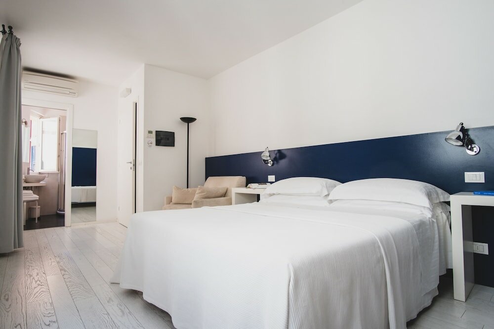 Фото Casa Fola - City Centre Rooms