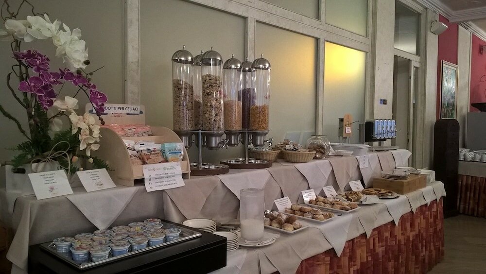 Фото Hotel Corona