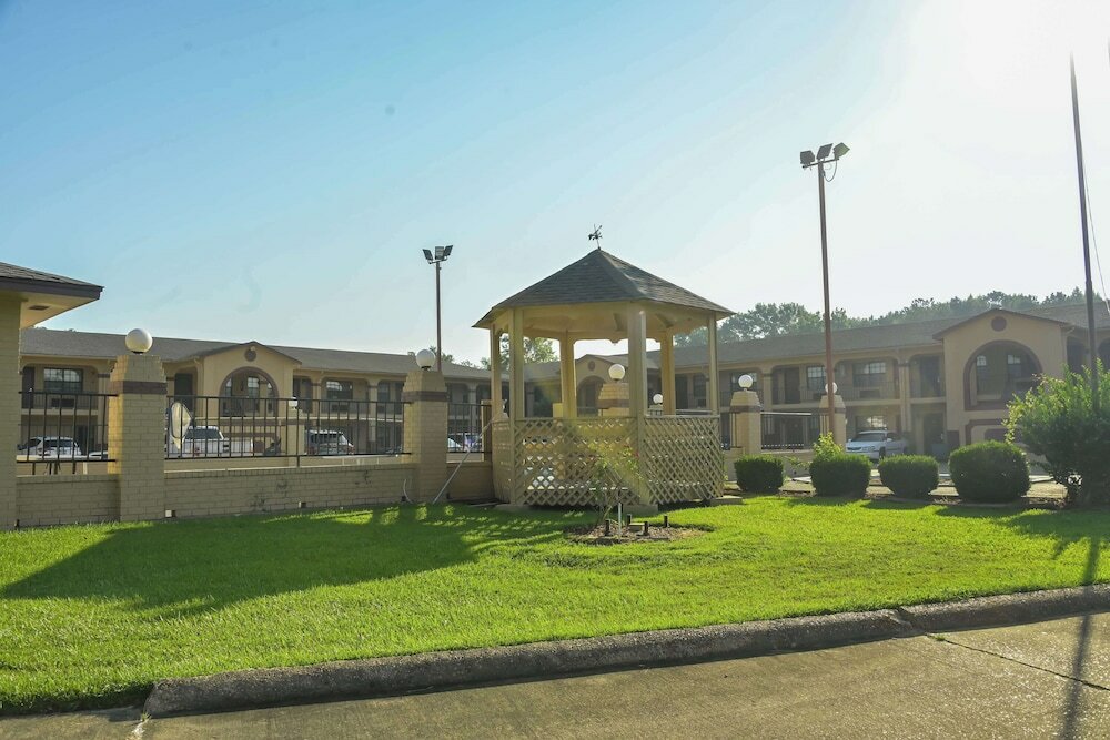 Фото Americas Best Value Inn Meridian