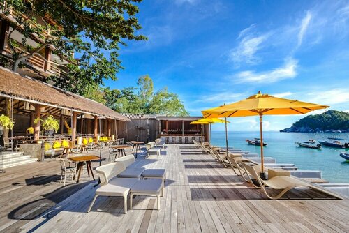 The Beach Club by Haadtien