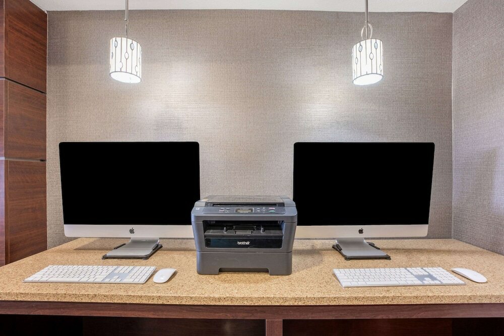 Фото La Quinta Inn & Suites by Wyndham Meridian Boise West