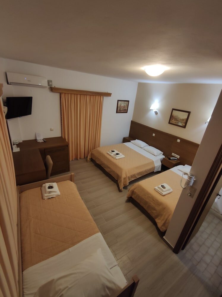 Фото Filoxenia Hotel