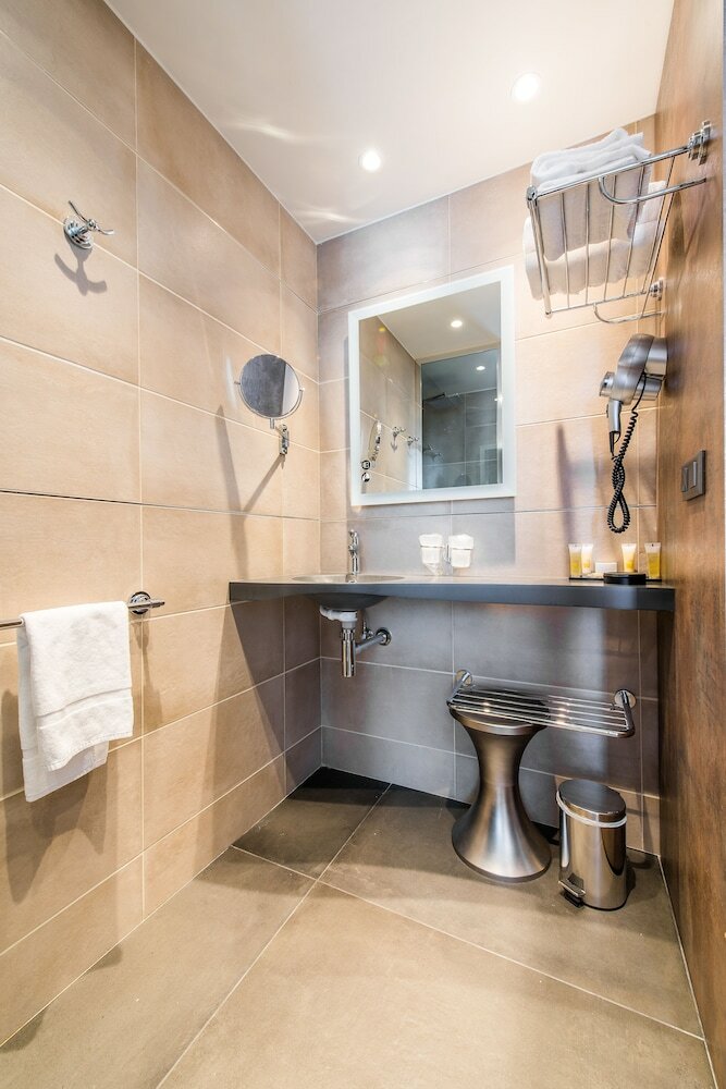 Фото Le Saint Paul Hotel