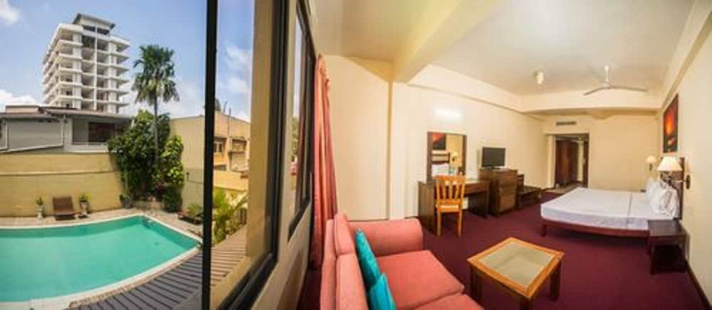 Фото Hotel Janaki