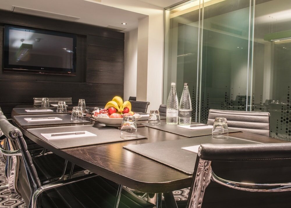 Фото The Vincent Hotel