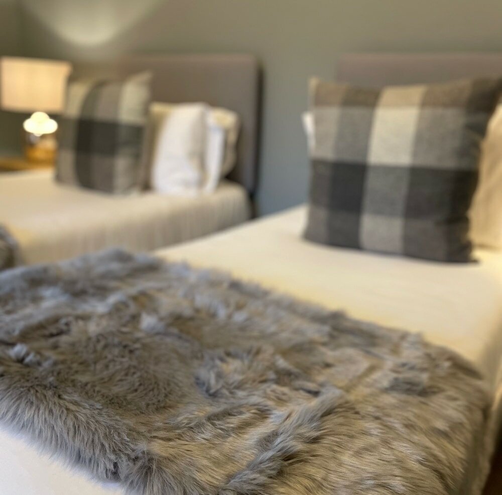 Фото Stonehenge Cottages