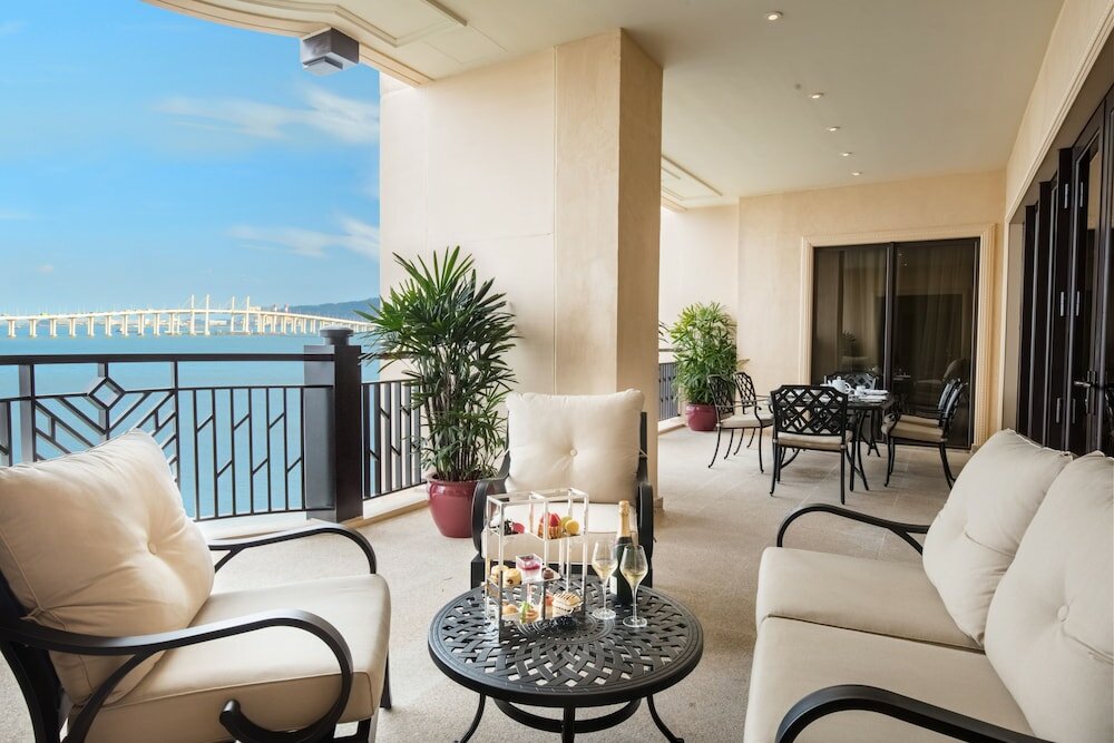 Фото Legend Palace Hotel