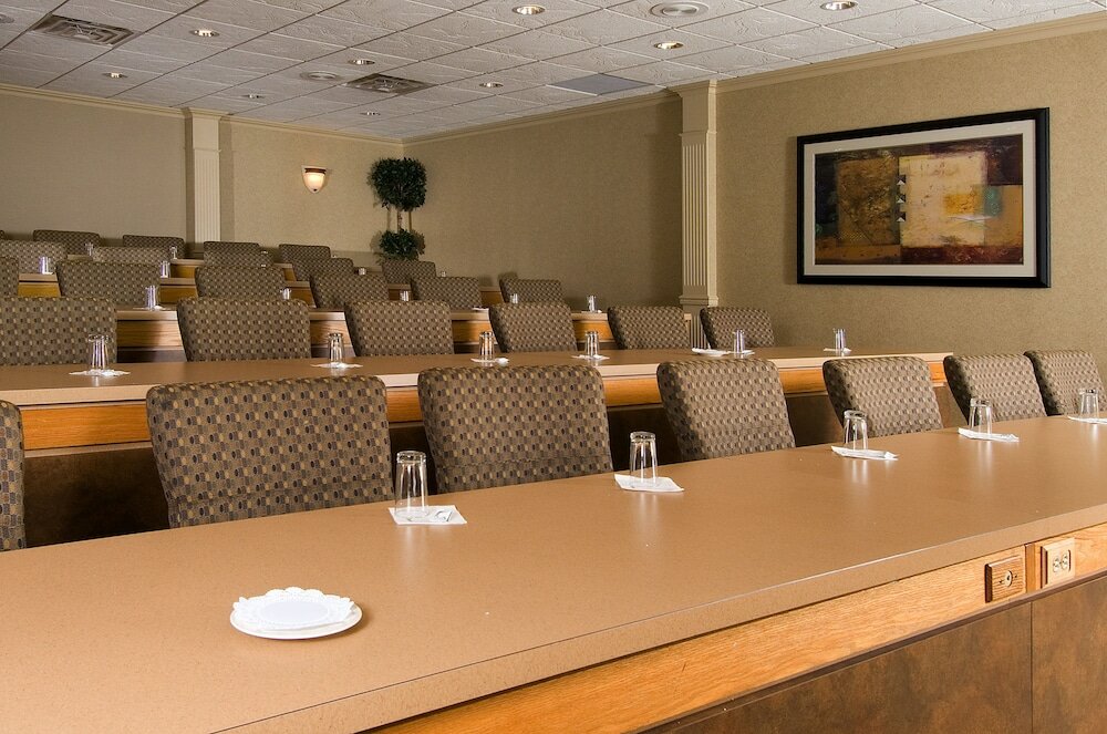 Фото Delta Hotels by Marriott Utica