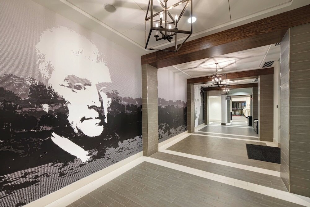 Фото Courtyard by Marriott Richmond Downtown