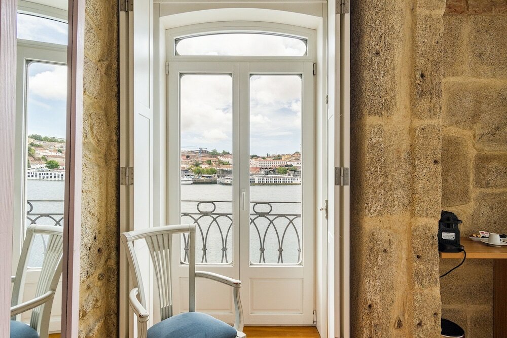 Фото 1872 River House