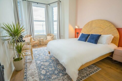 Hotel Selina Margate, Margate, photo