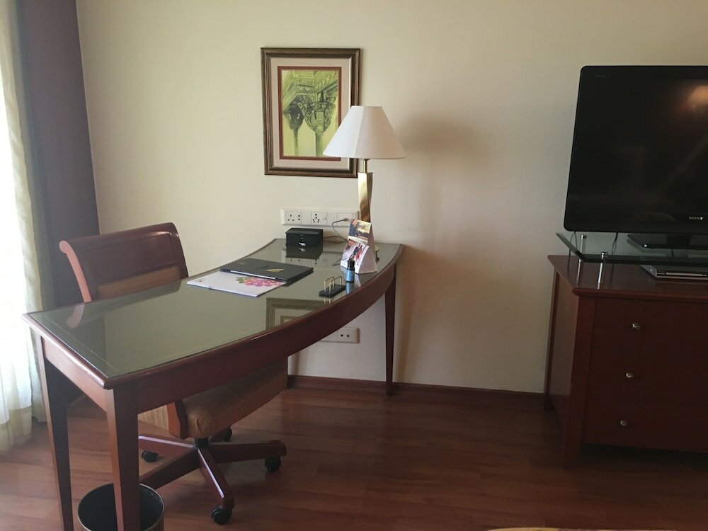 Фото The LaLiT Mumbai