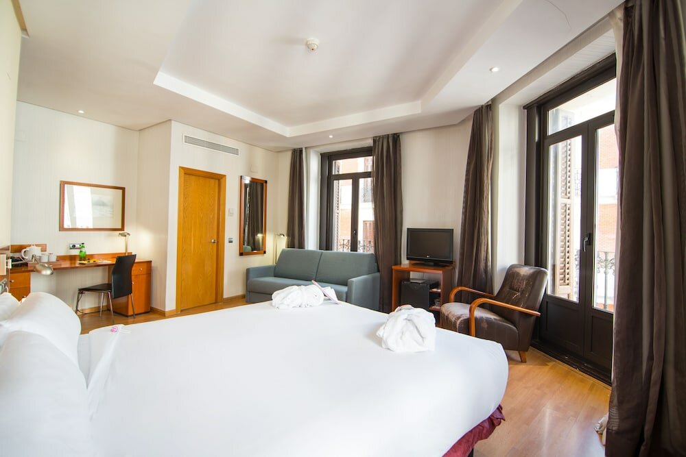 Фото Petit Palace Preciados