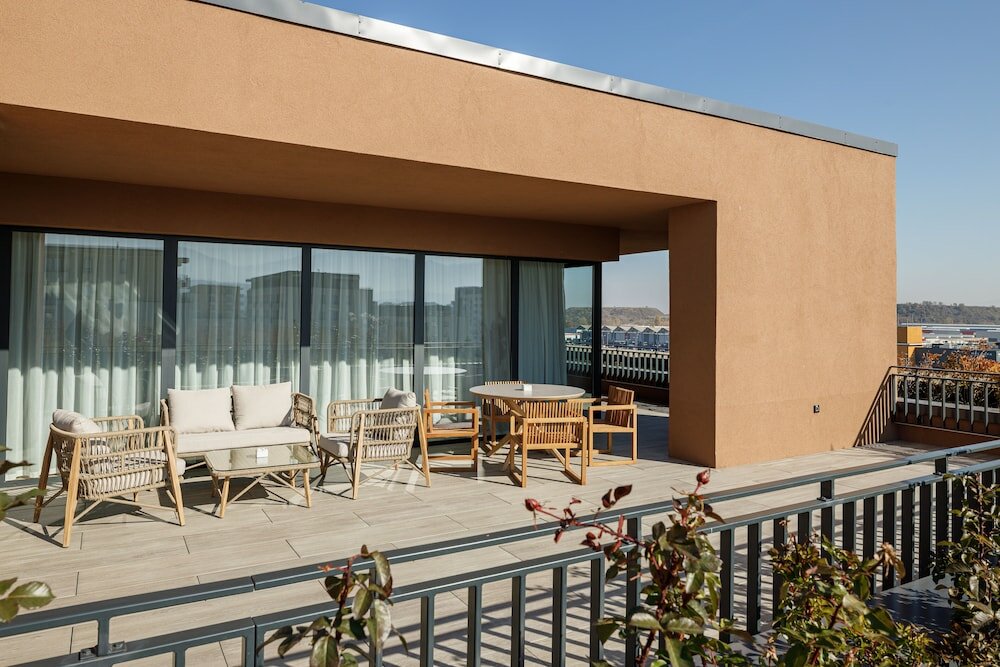 Фото Qosmo Brasov Hotel