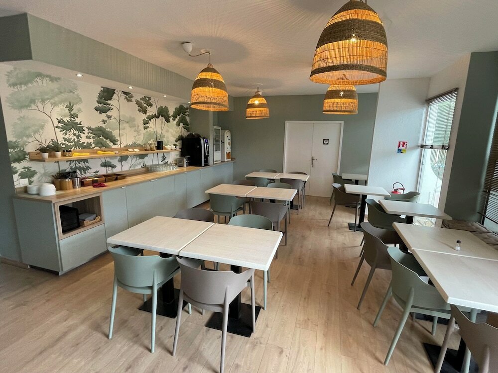 Фото Kyriad Martigues Sud