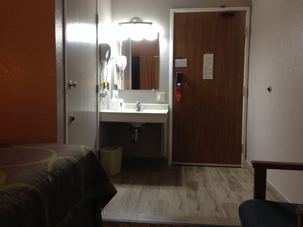 Фото Super 8 by Wyndham Vacaville