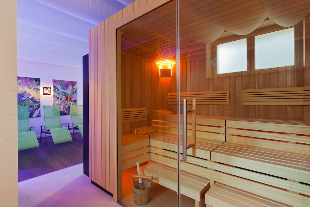 Фото At the Park Hotel