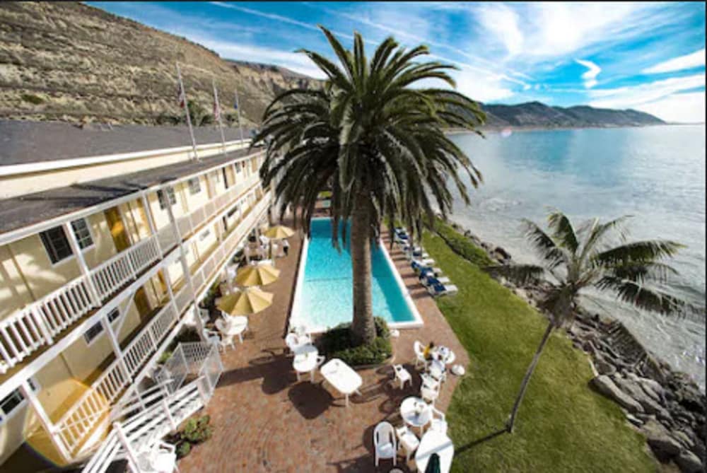 Фото Cliff House Inn On The Ocean