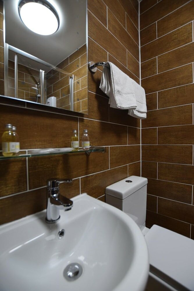 Фото Lucky 8 Hotel