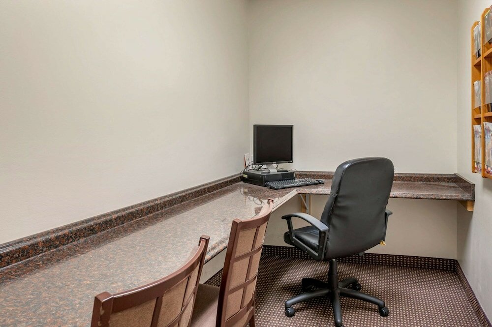 Фото Quality Inn & Suites