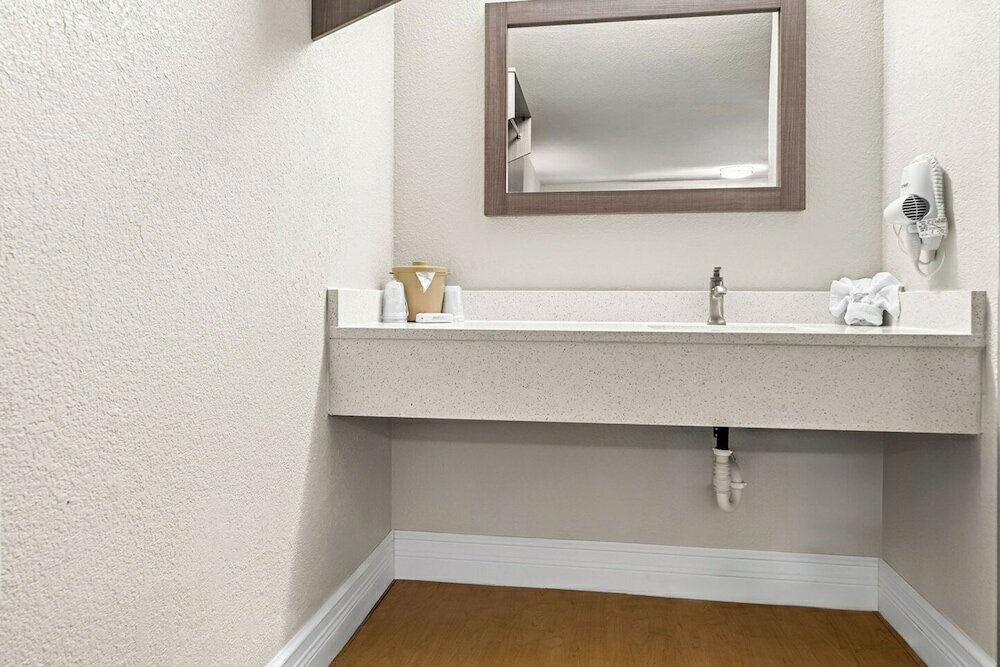 Фото Red Roof Inn Tampa Fairgrounds – Casino