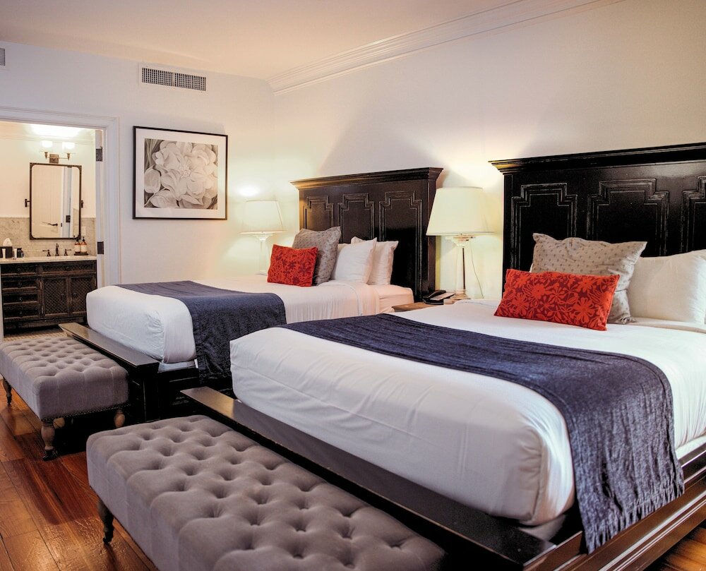 Фото Royal Frenchmen Hotel and Bar