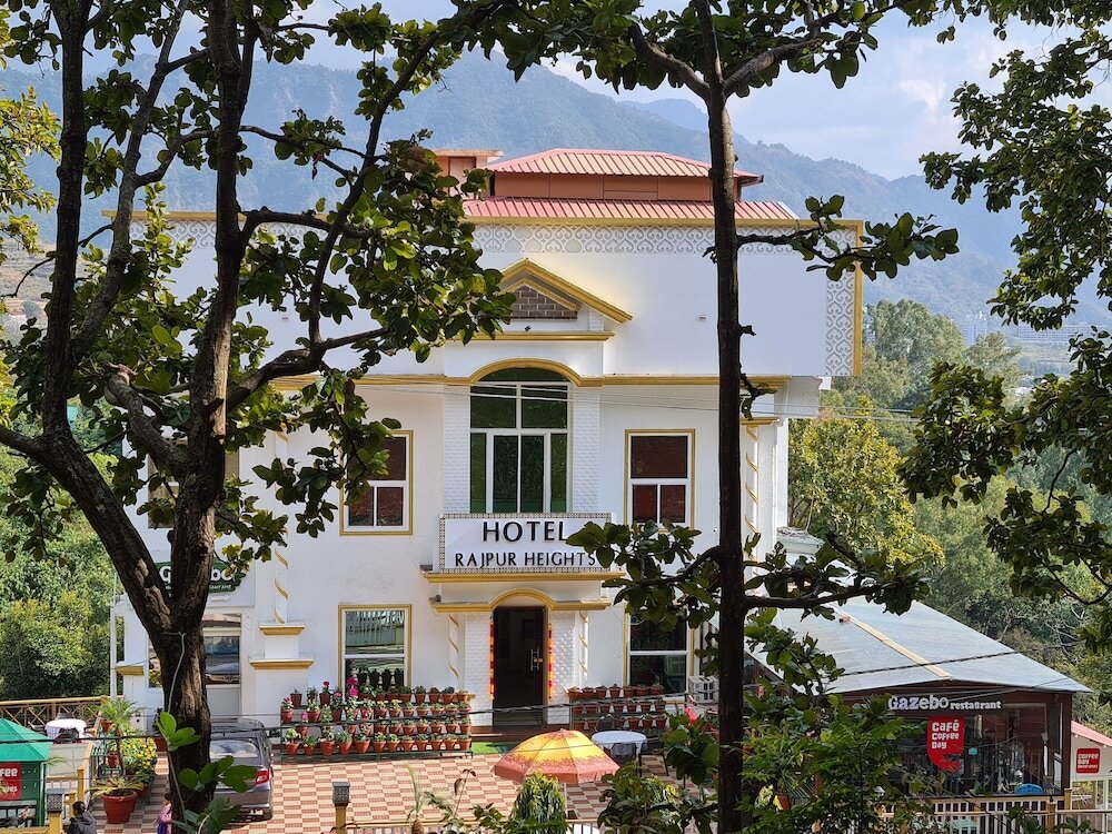 Фото Hotel Rajpur Heights