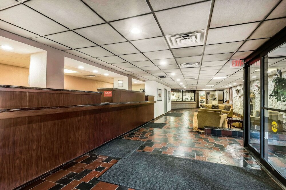 Фото Quality Inn & Suites Binghamton Vestal