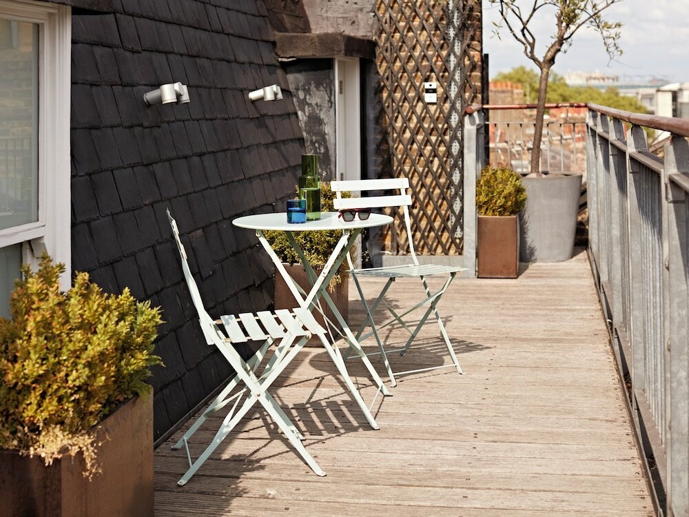 Фото Bedford Corner Hotel