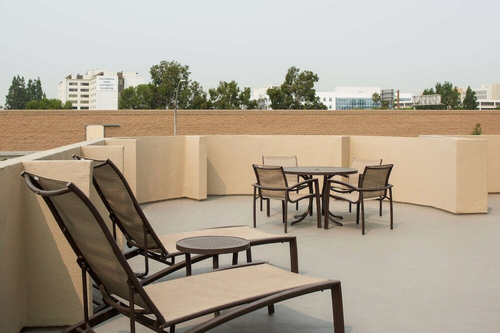 Фото DoubleTree by Hilton Fullerton