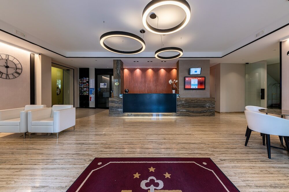 Фото отеля 2