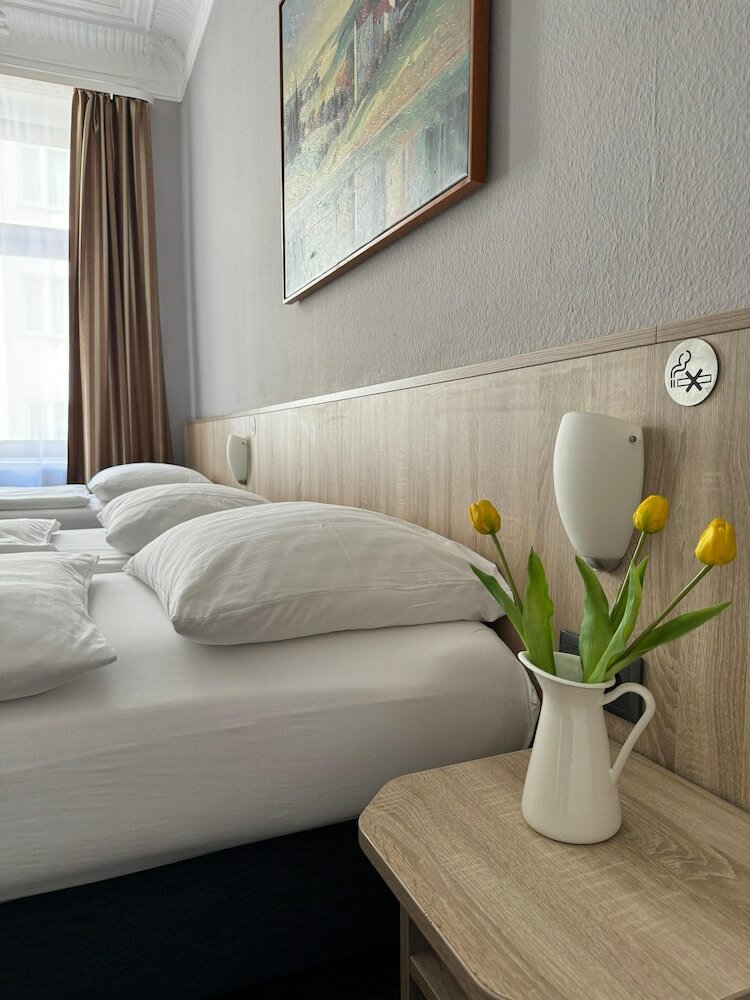 Фото Hotel-Pension Kieler Hof