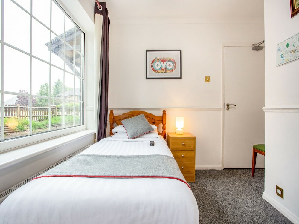 Фото Flexistay Ambers Gatwick Aparthotel