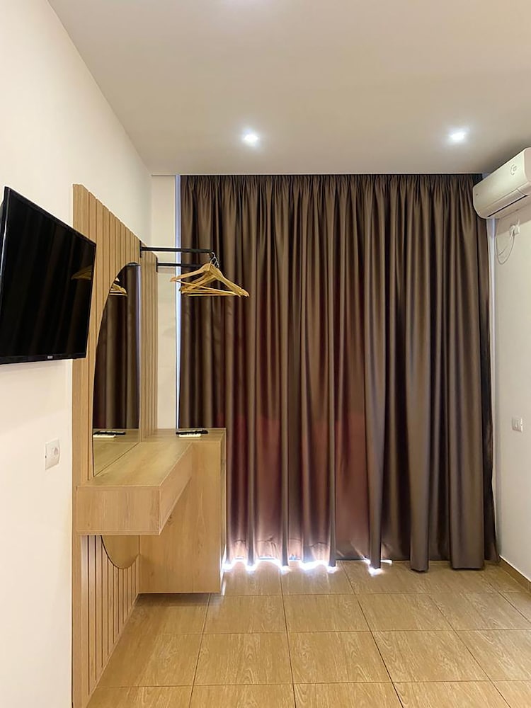 Фото Hotel Kuburi