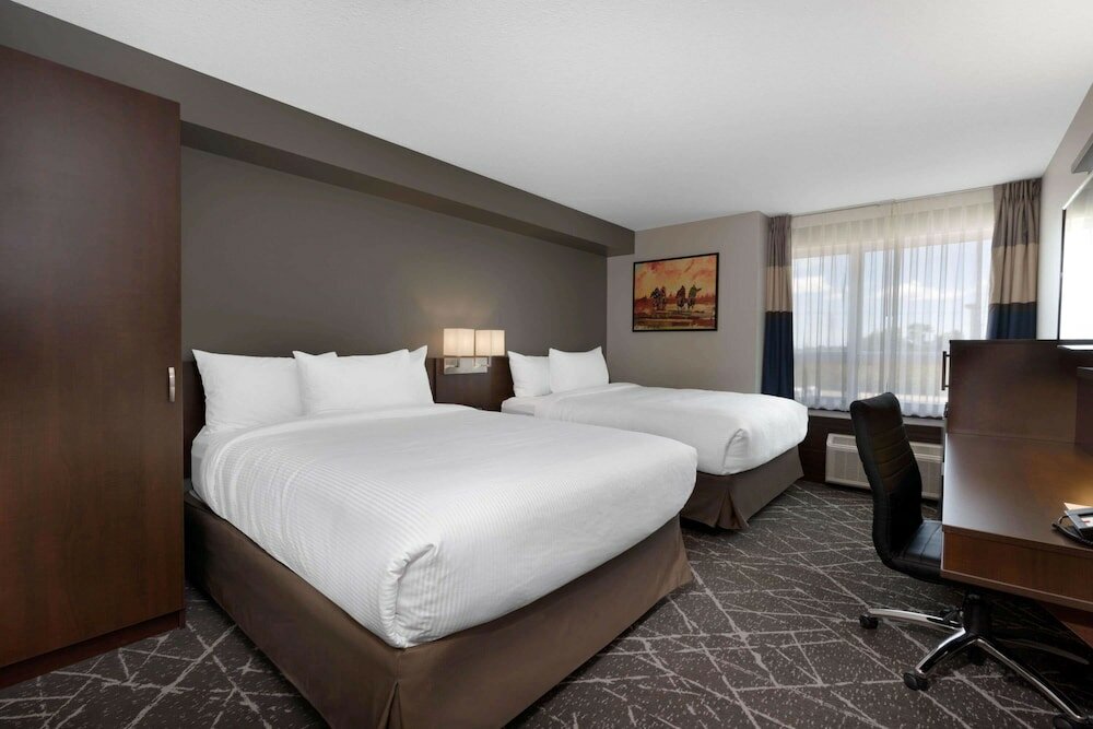 Фото Microtel Inn & Suites by Wyndham Portage La Prairie