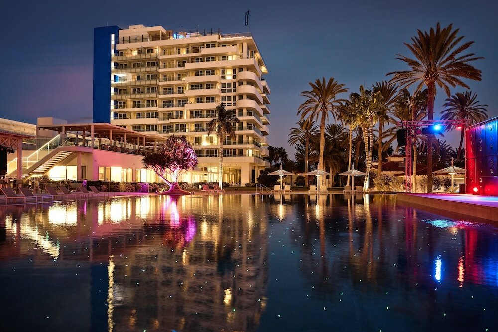 Фото отеля 1