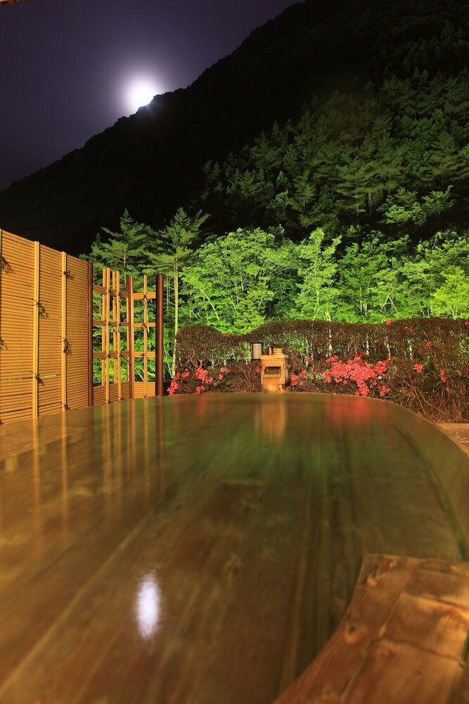 Фото Nishiyama Onsen Keiunkan